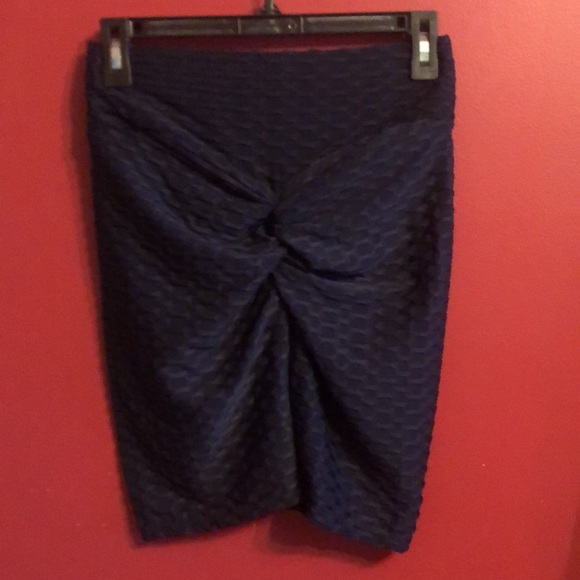 NWT Scrunch butt Shorts - Picture 2 of 4